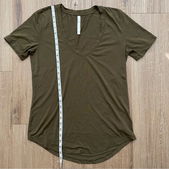 Babaton | Aritzia Pima Cotton Blend V-Neck Rounded Hem Short Sleeves Tee - Picture 5 of 10